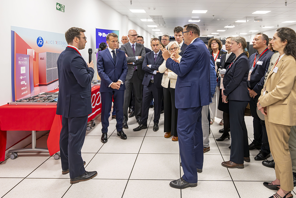 Visite du président de la République au TGCC du CEA